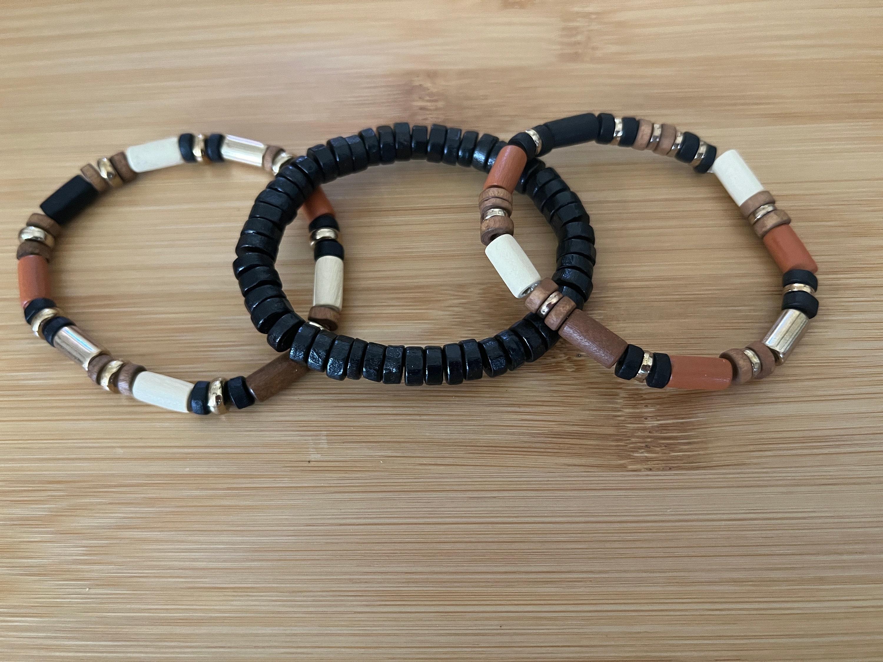 Caiyao – Set Da 3 Braccialetti Elastici Bohémien In Legno E Acrilico Con Elefante E Nappa, Regalo Donna