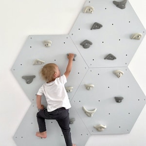 Indoor climbing wall hexagon for children with handles | Sustainable children's climbing wall