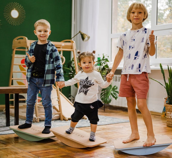 Planche d'équilibre pour les enfants d'âge préscolaire Gestion de l' équilibre Balancierbrett Rockerboard avec liège -  France
