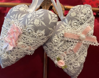 Valentine's Day Heart gray w/lace embellishment