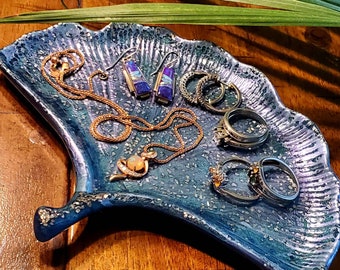 Handmade Resin Ginkgo Leaf Jewelry Tray, Customizable Trinket Dish