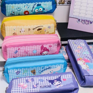 Cartoon etui van PU met dubbele rits, 6 karakters | Grote capaciteit | Dubbele vakken voor briefpapier of make-up | 18,5 x 5,7 x 9 cm