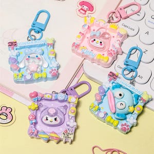 Mini Frame Style Resin Keychain – 3.8×3.5cm Cute Bag Charm for Pencil Cases, Earbuds & Keys