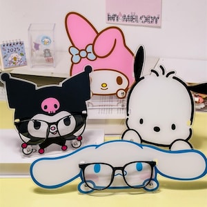 Cute Acrylic Glasses Holder Stand – 20 x 15.8cm, Adorable Desktop Display for Eyewear