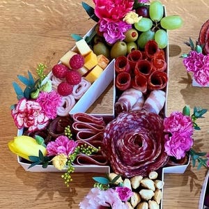 Cajas personalizadas con letras y números: bandeja vacía para frutas, charcutería, dulces, flores, chocolate, fresas y tabla de quesos (28 cm/11 pulgadas)