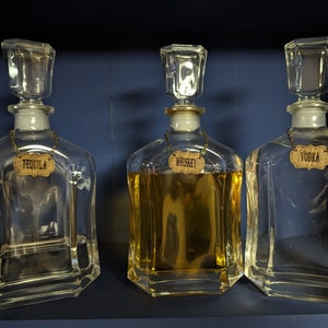 Walnut Decanter Tags, labels. Liquor tags. Customizable. Laser Engraved. Hang on decanters or bottles. Gift box included!