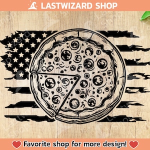 Może przedstawiać: Czarno-biała ilustracja pizzy z pepperoni i serem, nałożona na przetartą flagę amerykańską. Tekst "Favorite shop for more design!" znajduje się na dole obrazu.