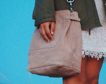 Big bucket bag + shoulder strap - Beige suede leather - Santa Fé Collection