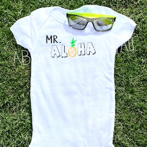 Bodysuit oder T-Shirt - Mr. Aloha - Marke ONESIES® - Hawaii Mr. Personality Body - Baby Geschenk