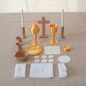 Miniature mass kit for children with linen