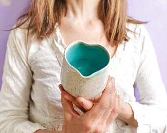 Cheerful ceramic jug in the shape of a heart, milk jug, creamer, handmade ceramic pourer, ceramic jug, wine pourer, creamer, gravy jug