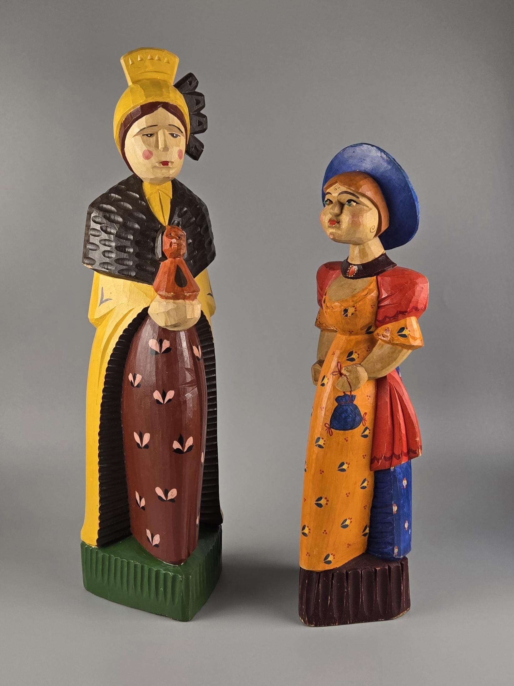 Figurines en bois antiques de l'art populaire de l'homme et de la femme, poupée en bois russe, poupée en bois faite à la main, poupée de collection - France