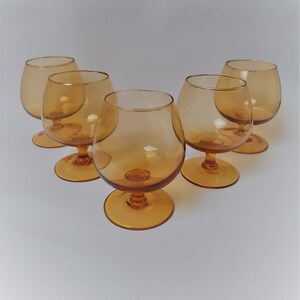 Cinco gafas vintage de coñac/brandy de ámbar