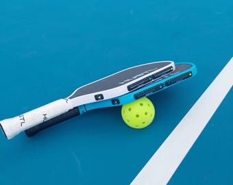Pickleball Scorekeeper – The ORIGINAL Scoring Right Paddle Mounted Scorekeeper to Keep Score of Points, Games and server. Made in AUSTRALIA.