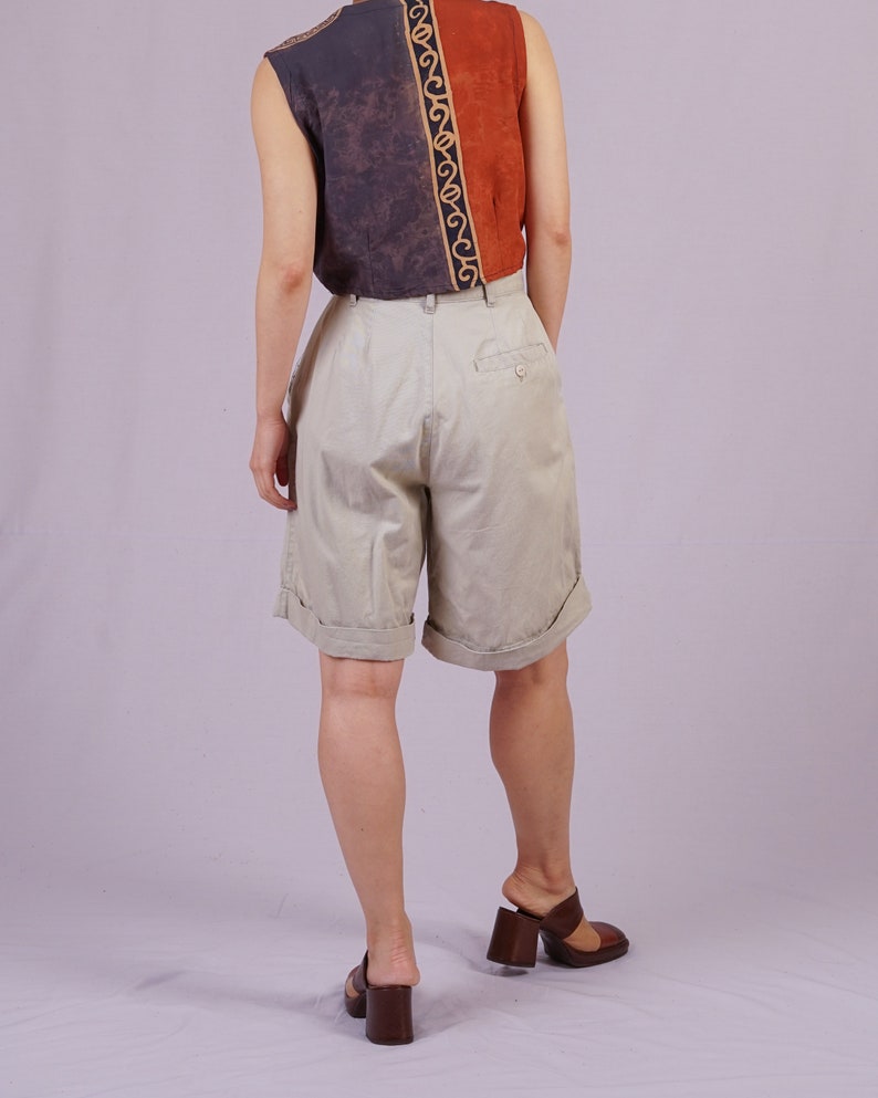 Taupe High-waist Shorts image 5