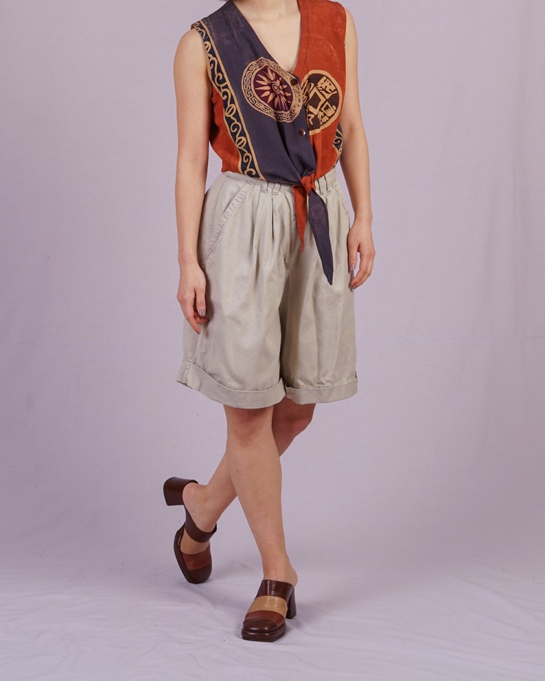 Taupe High-waist Shorts image 3