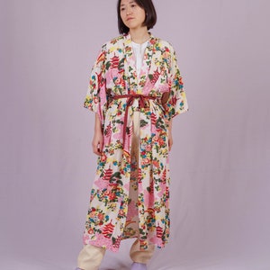 Vintage Kimono with Floral pattern image 5