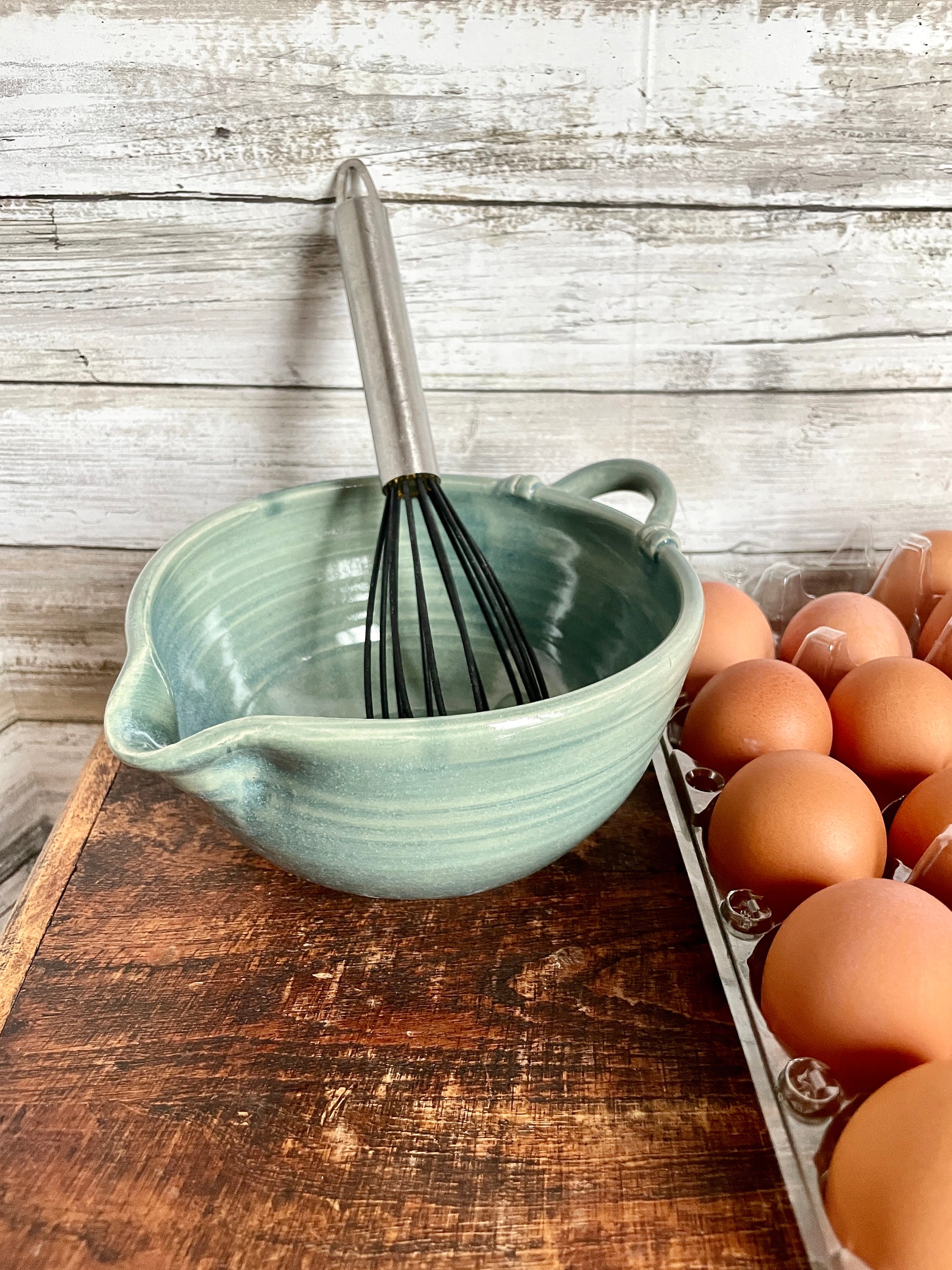 Kitchen Mixing Bowl, Egg Pouring Bowl, Handmade Batter Bowl, Ceramic Mixing  Bowl, Stoneware Bowl With Spout & Handle in Teal Green. 