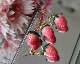 Brincos de Morango, Brincos Pendentes, Brincos de Morango Realistas, Presente para o Dia dos Namorados, Brincos de Argila, Brincos de Verão, Feitos à Mão, Vermelhos