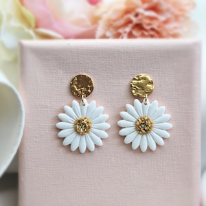 Daisy Earrings, Statement Earrings, White Earrings, Floral Earrings, Polymer Clay Earrings, Spring Earrings, Daisy Statement Earrings, Handmade image 1