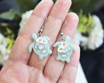 Pendientes de tortuga, pendientes de arcilla polimérica de tortuga, pendientes de verano, pendientes de tortuga marina, pendientes de arcilla, pendientes de océano, regalo para ella, hecho a mano