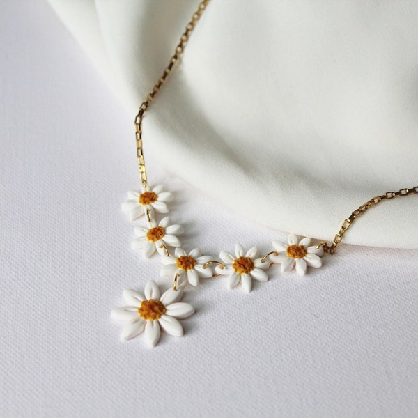 Daisy Necklace, Daisy Necklace and Earrings, Flower Necklace, Floral Necklace, Polymer Clay Necklace, Statement Necklace, Stainless steel