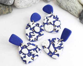Brincos pendentes de verão, em formato de concha e estrela-do-mar, feitos de argila polimérica, brincos marcantes, artesanais, para presente, na cor azul, com tema tropical.