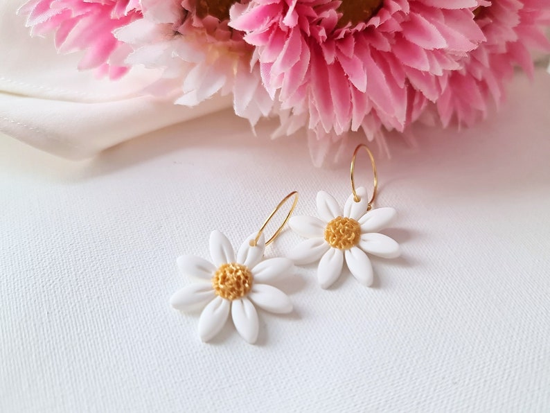 Örhängen av tusensköna, ringörhängen, lerörhängen, blomörhängen av polymerlera, vårörhängen, bästsäljare, handgjorda, 18k guldpläterade bild 5