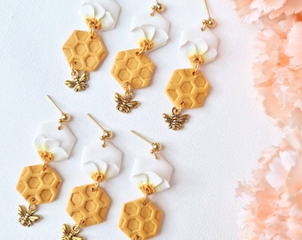 Clay Earrings, Bee Earrings, Spring Earrings, Daisy Earrings, Polymer Clay Earrings, Flower, Floral Earrings, Statement Earrings, Honey Bee