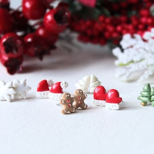 Boucles doreilles de Noël, boucles doreilles minuscules, boucles doreilles en argile polymère, boucles doreilles de Noël, pack de goujons, bonhomme en pain dépice, arbre de Noël, flocon de neige image 4