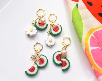 Brincos de Frutas Pendentes, Brincos de Verão, Brincos com Pingente de Frutas, Joias em Argila Polimérica, Brincos de Melancia, Brincos de Margarida, Feitos à Mão, Presente para Ela