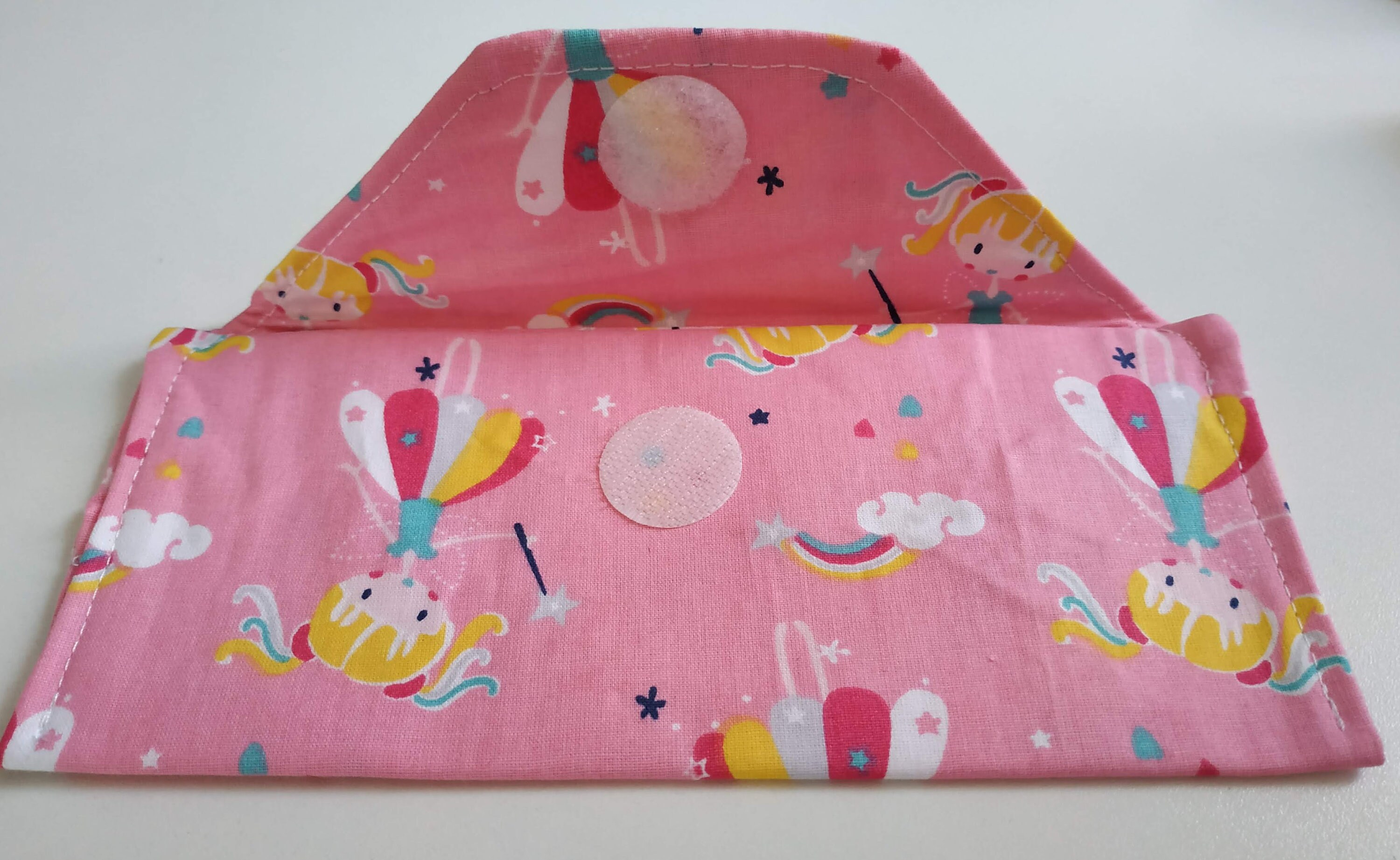 Porte Masque en Tissu Entoilé