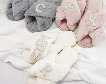 Personalized Bridal Slipper Bridesmaid Gifts Bridal Shower Wedding Bridesmaid Fluffy Bachelorette Hen Fluffy Slippers Mother gifts Christmas