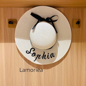 Cappelli da spiaggia regolabili personalizzati Cappelli da damigella d'onore Cappello da spiaggia Cappelli da addio al nubilato con nome personalizzato Regali per bomboniere per addio al nubilato in spiaggia immagine 1