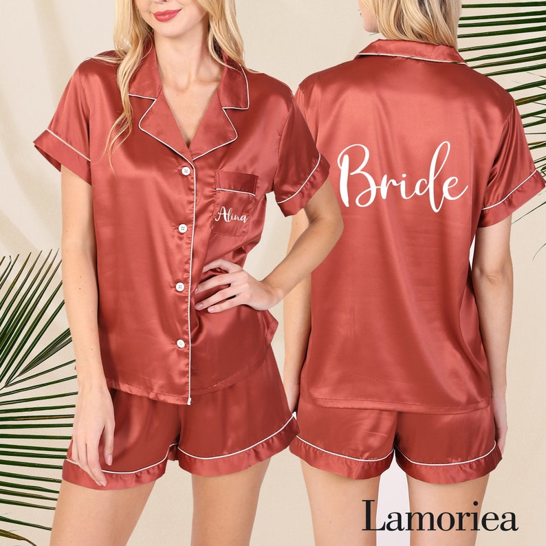 Ensemble personnalisé de pyjamas de demoiselle dhonneur de mariée, ensemble de pyjamas de mariage, pyjamas de demoiselle dhonneur, cadeau de demoiselle dhonneur, pyjama de demoiselle dhonneur en satin Pjs cadeau de mariée image 1