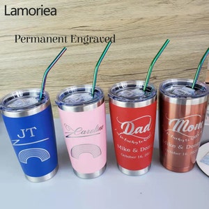 Monogramm Becher Weihnachtsgeschenk, personalisierter Reisebecher, kundenspezifischer Reisebecher, Laser gravierter Becher, Edelstahlbecher, Isolierbecher