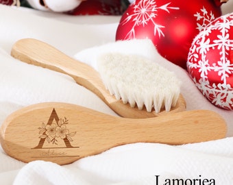 Brosse à cheveux bébé en bois gravée personnalisée, peigne à cheveux fleurs, brosse à cheveux bébé, brosse à cheveux nouveau-né, brosse cadeau baby shower, cadeau de Noël