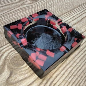 Black and red capsule/pill ashtray|Goth ashtray|Pill ashtray|Witchy ashtray
