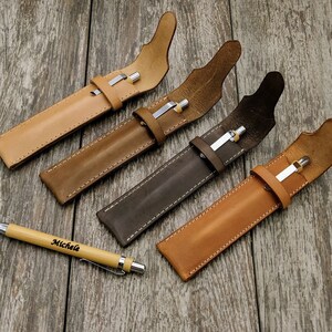 Porta penna personalizzata pelle, Custodia pelle dipinta con caffè , Penna Legno Personalizzata, Astuccio penna, idea regalo festa del papà