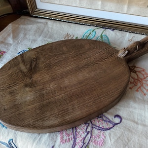Vintage &#39;Mouseman&#39; Oak Cheese/Charcuterie Board - Robert Thompson of Kilburn. - c 1960&#39;s.
