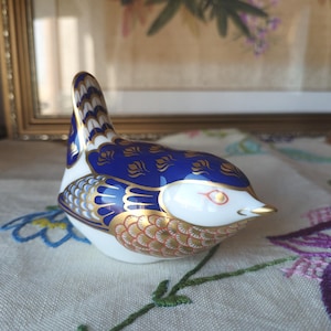 Vintage -English Royal Crown Derby Paperweight, Fine Bone China - &quot;Wren&quot; - Gold Stopper.