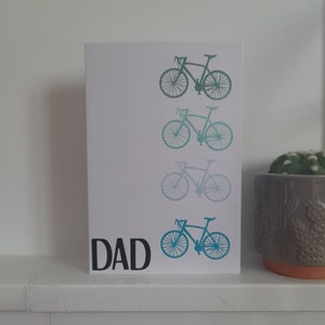 Carte d'anniversaire, pour lui, vélo de course, cycliste, tons bleus, fabriquée à la main, carte de voeux, personnalisée avec n'importe quel nom, fête des pères