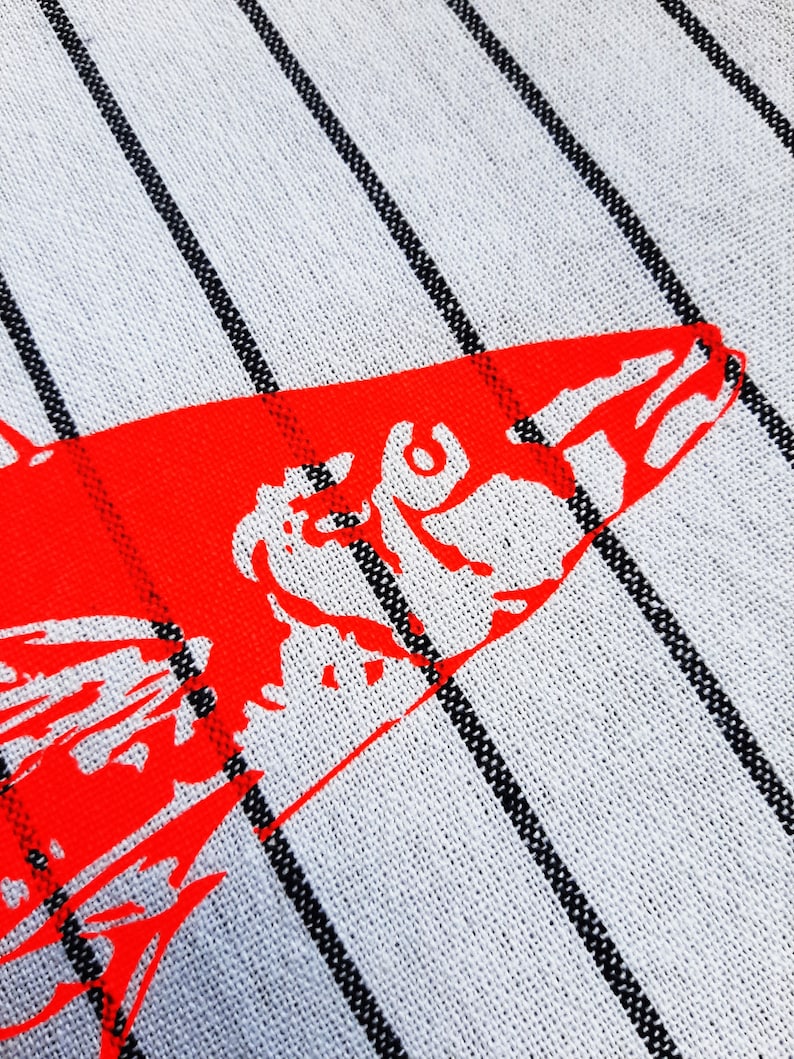 Geschirrtuch schwarz weiß Neon rot mit Fisch