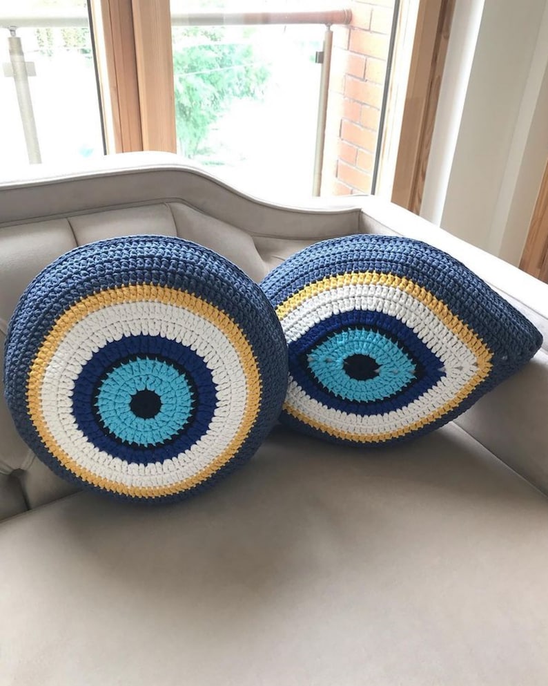 Couch Cushion Gift For Her Housewarming Gift Amulet Pillow Chunky Knit Pillow Hand Knitted Cushion Knit Pillow Decorative Pillow Wall Hangings Home Living Jewellerymilad Com