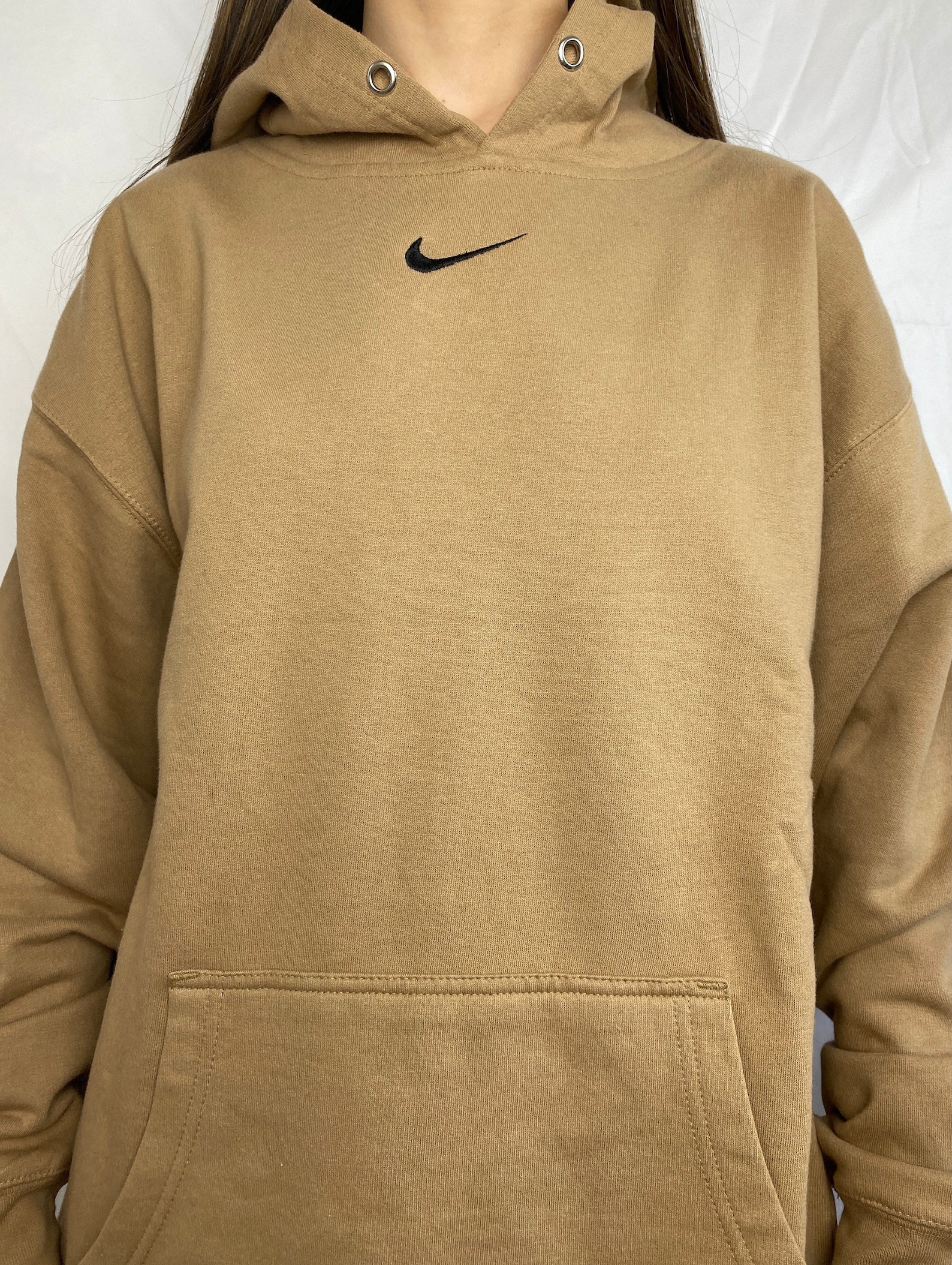 beige sweatshirt nike