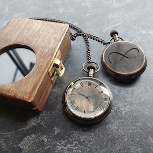 GEPERSONALISEERD herencadeau, zakhorloge, cadeau echtgenoot, aangepast monogram, zakhorloge met houten kist, jubileumcadeau, Vaderdagcadeau