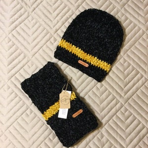 Handmade Crochet Hat & Scarf/Velvety