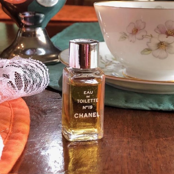 Vintage, Chanel No. 19 Eau de Toilette, .25 Fl. Oz., France