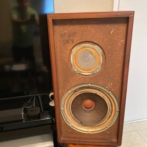 Vintage 1964 KLH Model Seventeen 17 (Rare) 2-Way Speakers (free local pickup available)