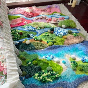 Alfombra 3D de musgo marino y río / Paisaje tejido con gancho (Kit para armar o terminada)